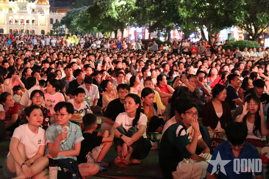 Gallery - 	TP Hồ Chí Minh: Rạng rỡ pháo hoa ngày Đại thắng 30-4
